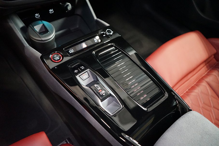 Audi S6 Avant E-Tron quattro