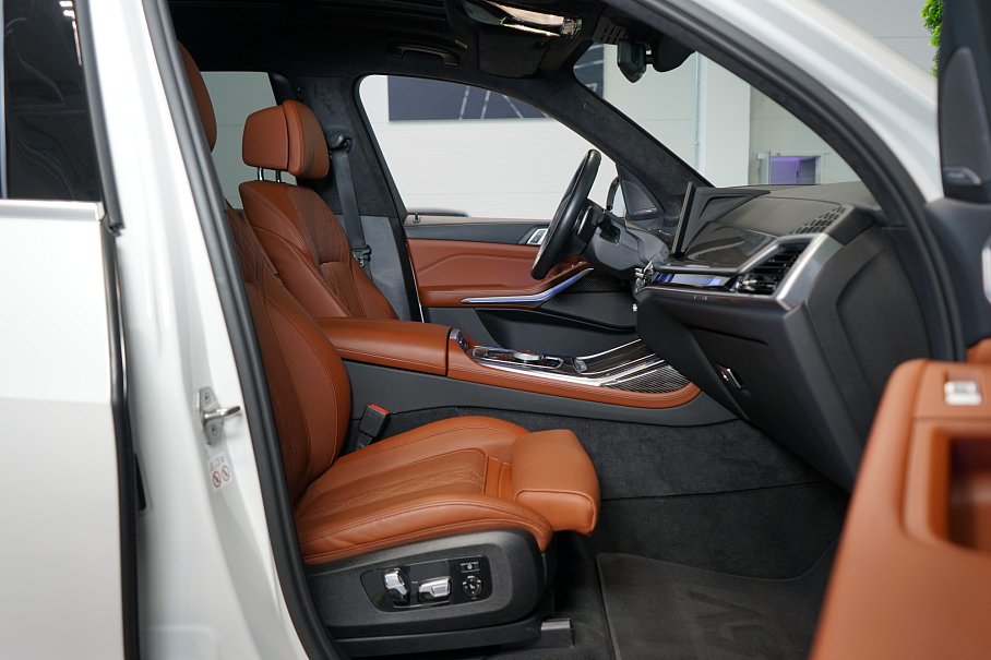 BMW X7 M60i xDrive