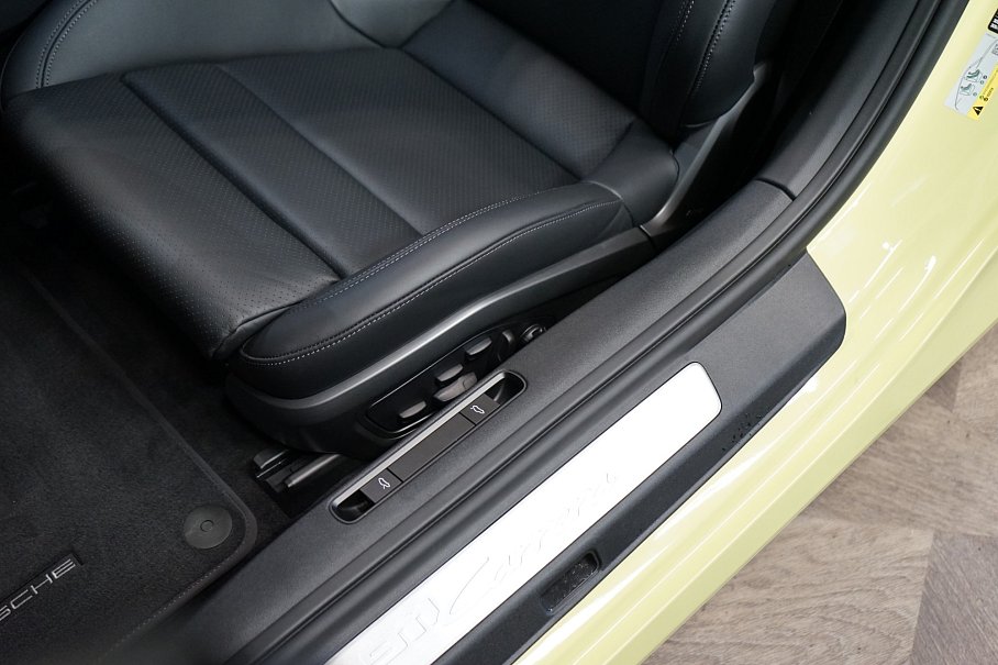 Porsche 911 992.2 Carrera