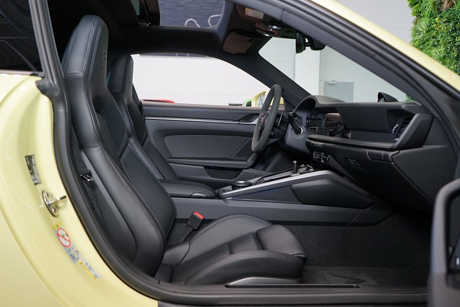 Porsche 911 992.2 Carrera