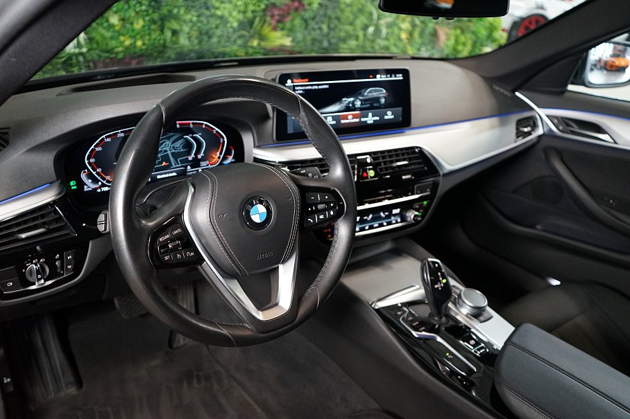 BMW Řada 5 530d xDrive Touring