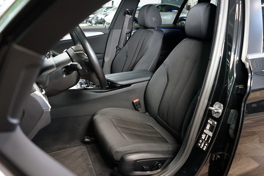 BMW Řada 5 530d xDrive Touring