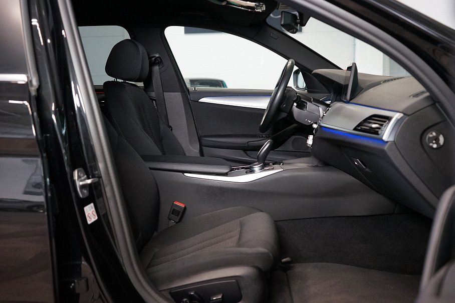 BMW Řada 5 530d xDrive Touring