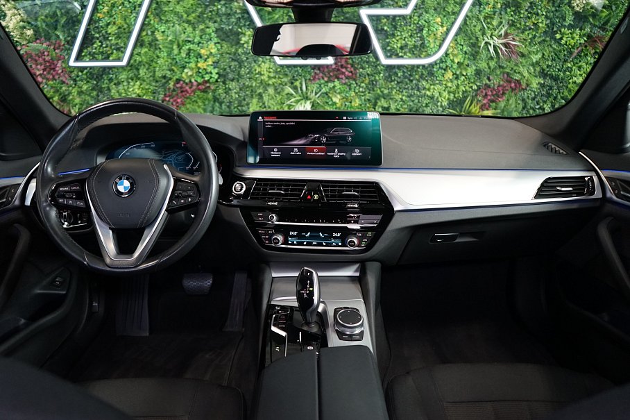BMW Řada 5 530d xDrive Touring