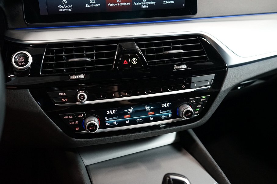 BMW Řada 5 530d xDrive Touring