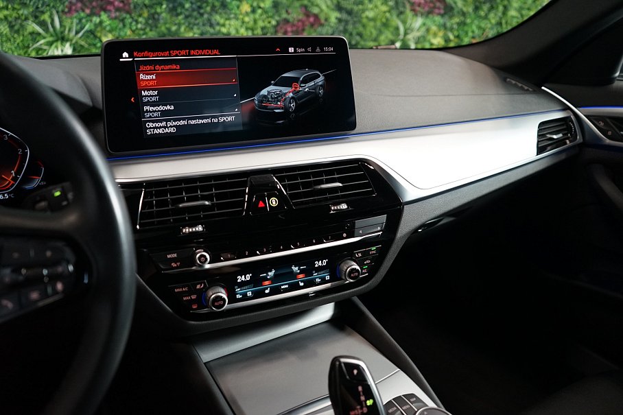 BMW Řada 5 530d xDrive Touring