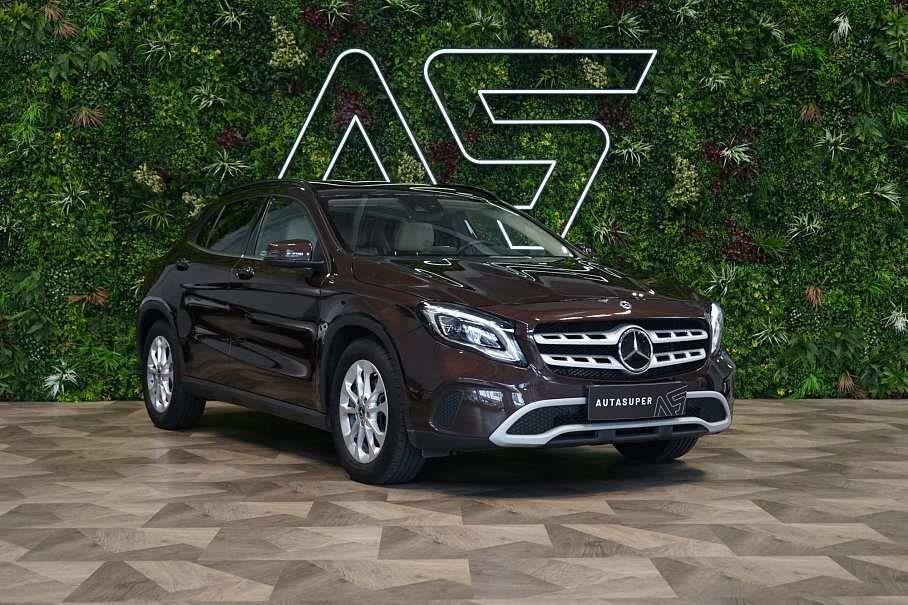 Mercedes-Benz GLA 200d 4Matic