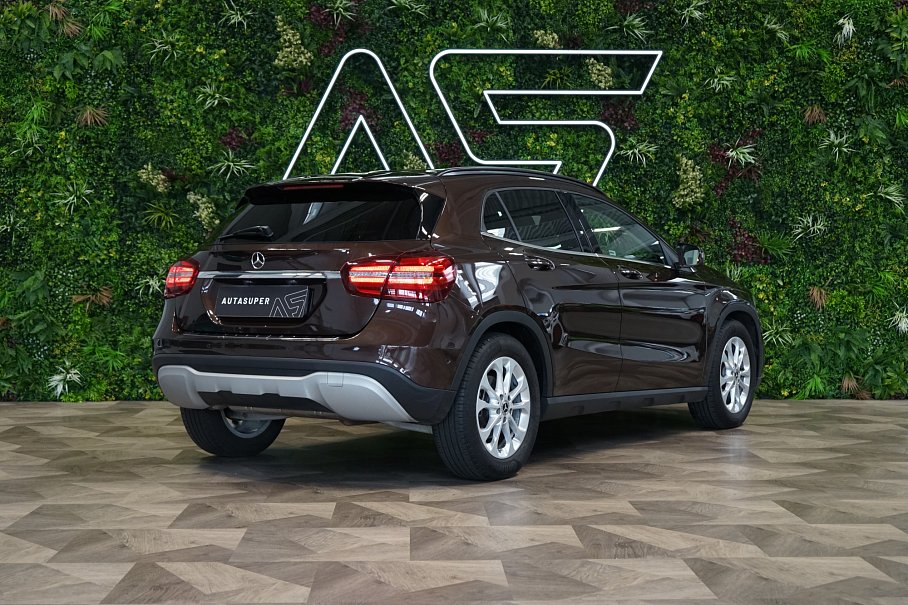 Mercedes-Benz GLA 200d 4Matic