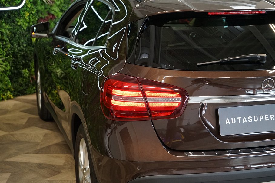 Mercedes-Benz GLA 200d 4Matic