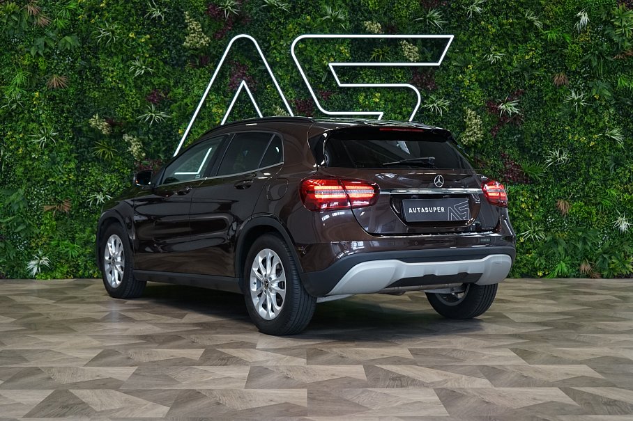 Mercedes-Benz GLA 200d 4Matic