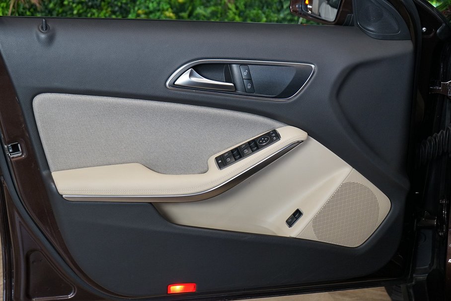Mercedes-Benz GLA 200d 4Matic