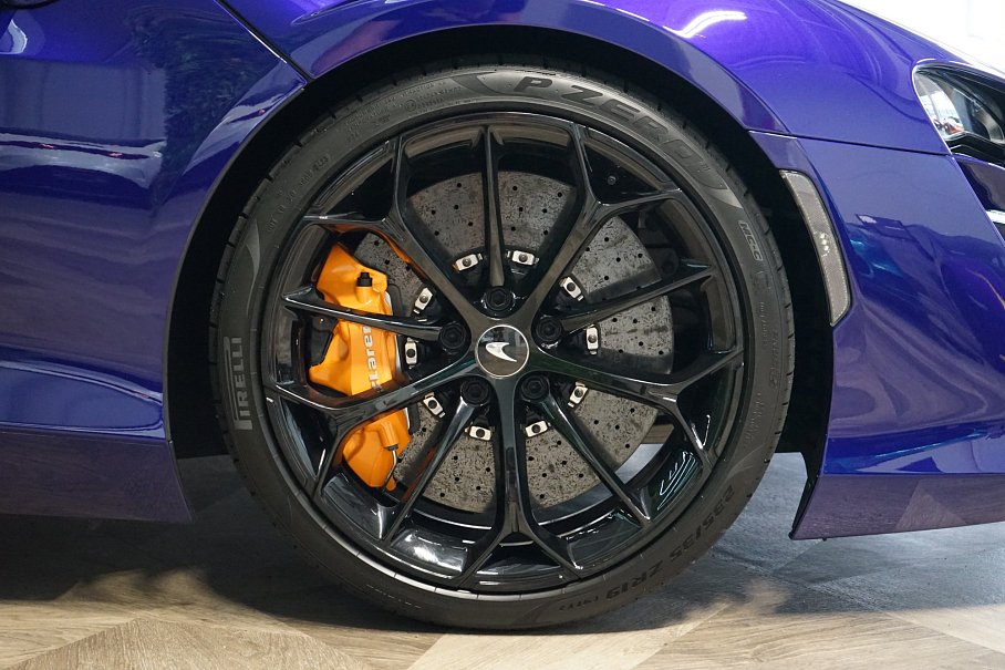 McLaren Artura 
