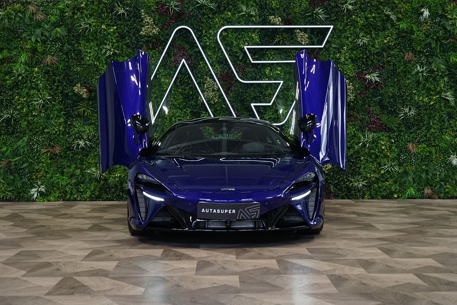 McLaren Artura 