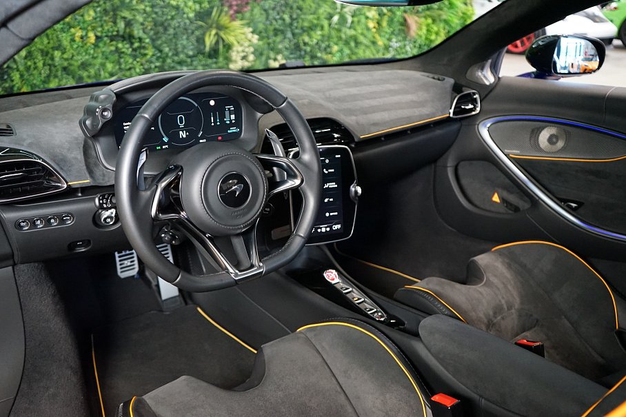 McLaren Artura 