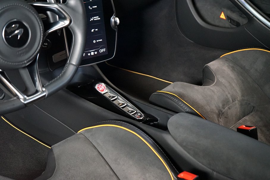 McLaren Artura 