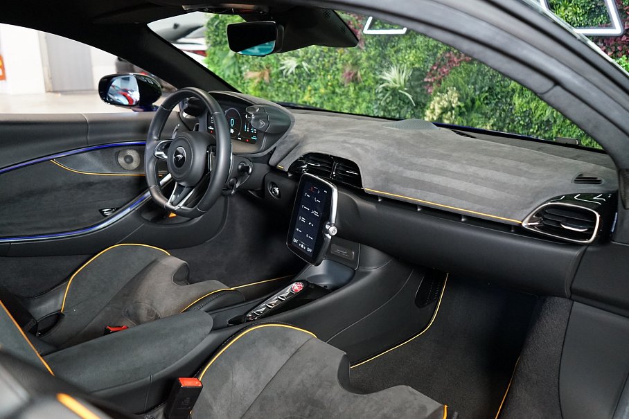 McLaren Artura 