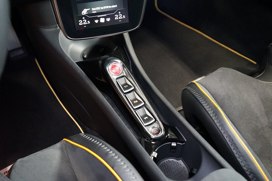 McLaren Artura 