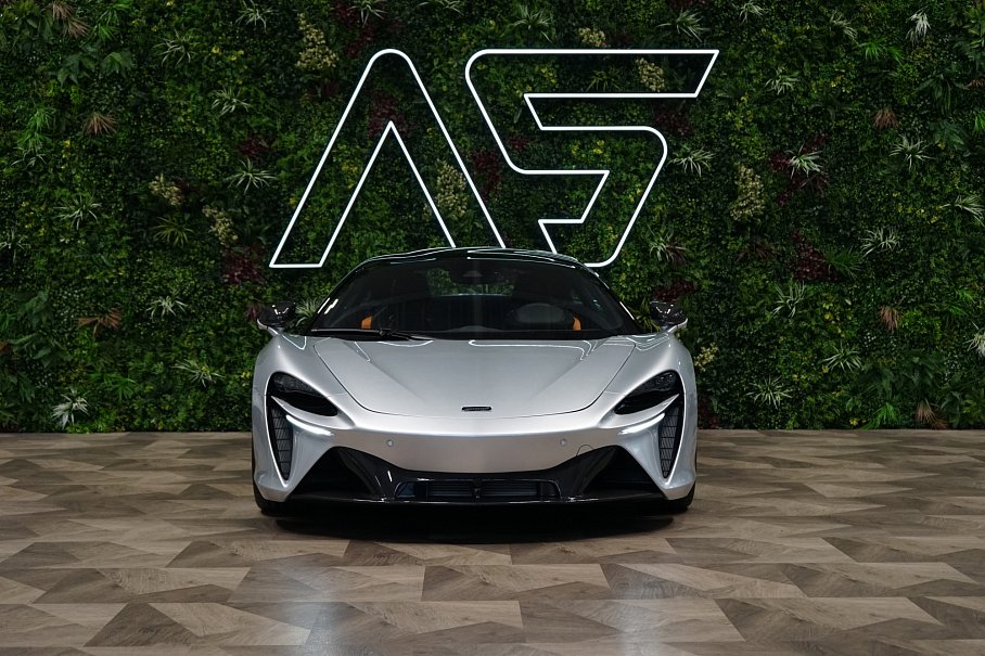 McLaren Artura 