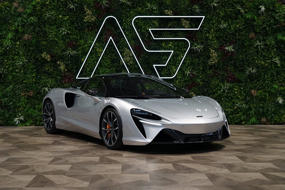 McLaren Artura 