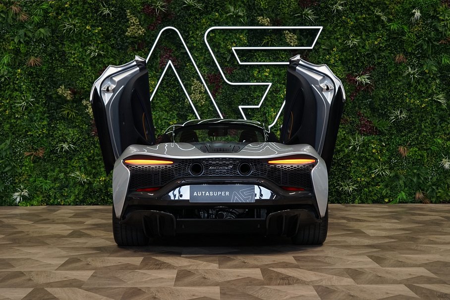 McLaren Artura 