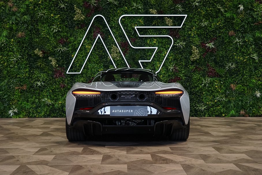 McLaren Artura 