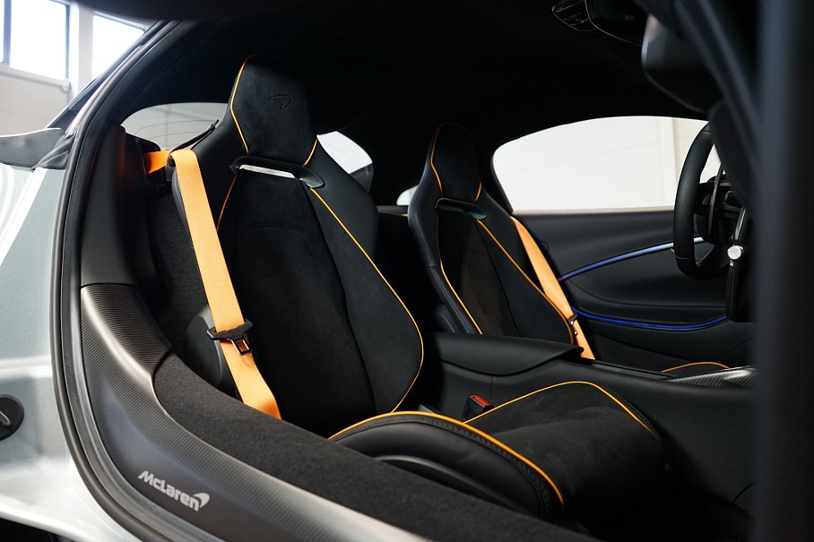 McLaren Artura 