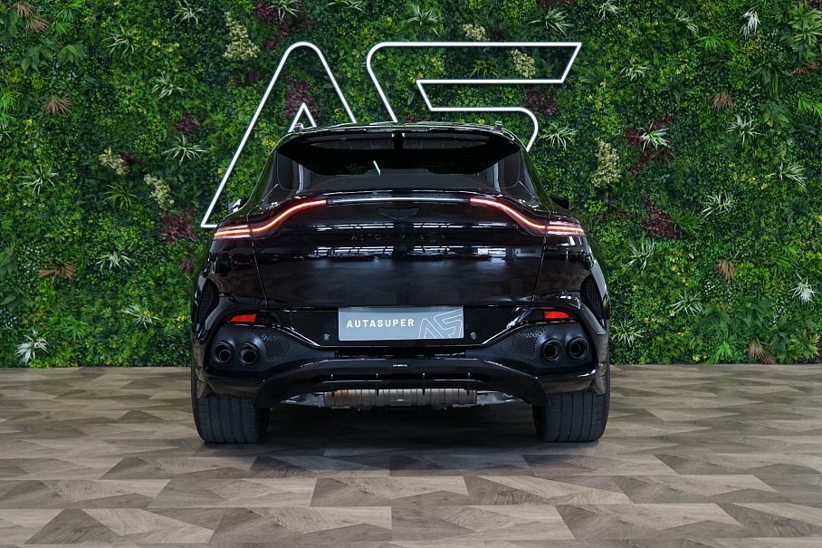 Aston Martin DBX 707