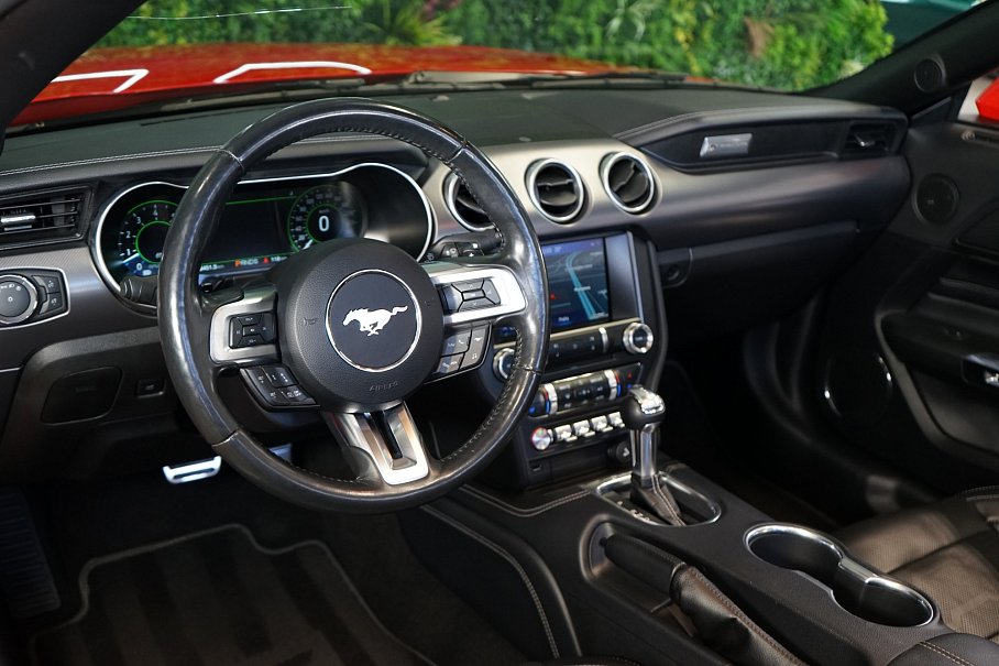 Ford Mustang V8 Convertible
