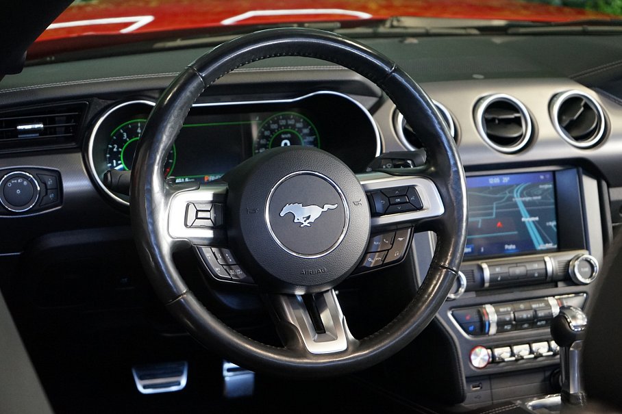 Ford Mustang V8 Convertible