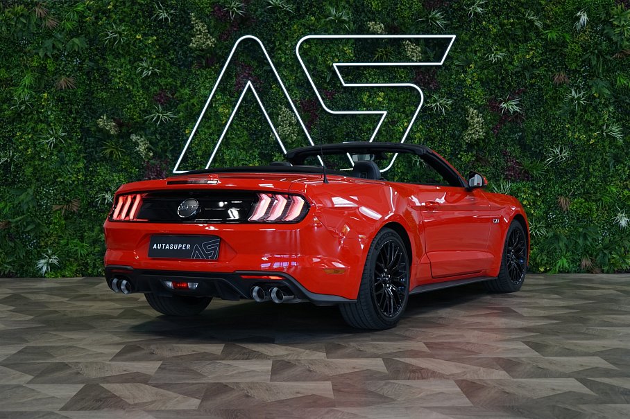 Ford Mustang V8 Convertible