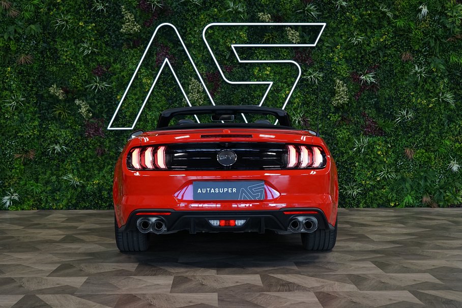 Ford Mustang V8 Convertible