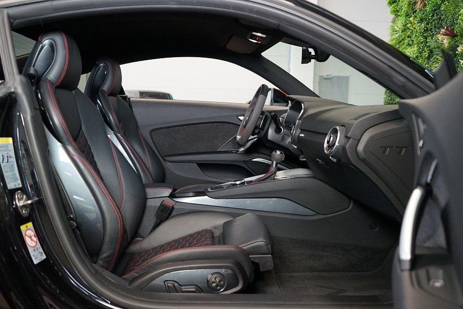 Audi TT RS Coupé quattro