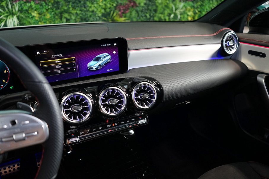 Mercedes-Benz CLA 200d Shooting Brake