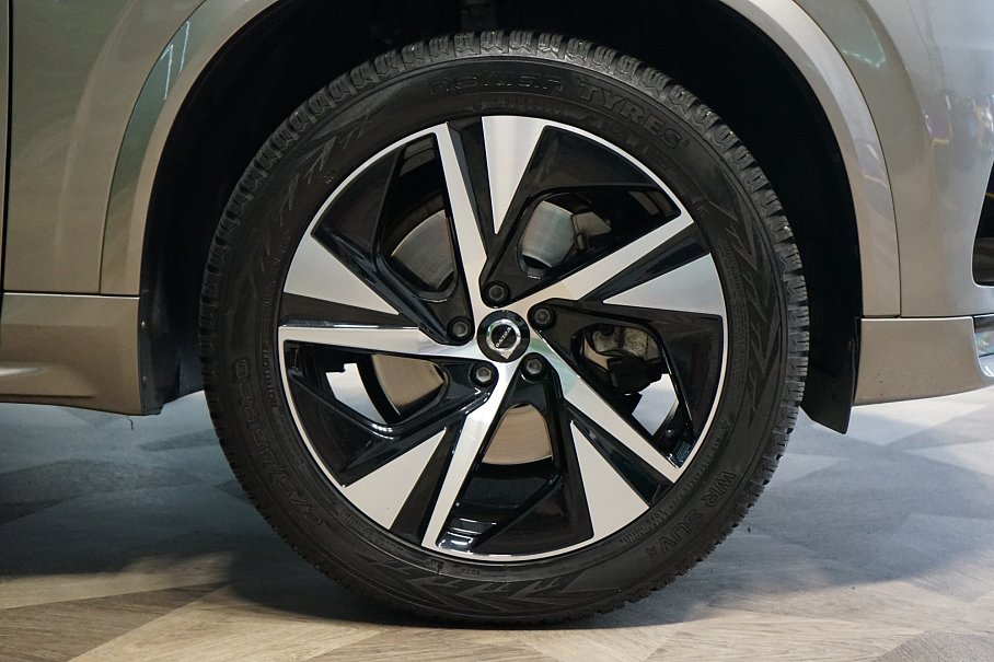 Volvo XC90 B5 AWD R-Design