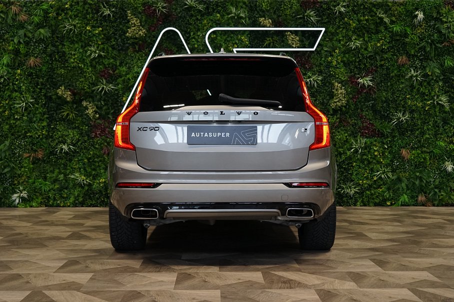 Volvo XC90 B5 AWD R-Design