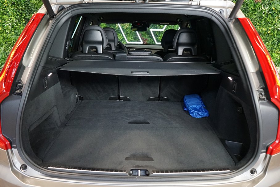 Volvo XC90 B5 AWD R-Design