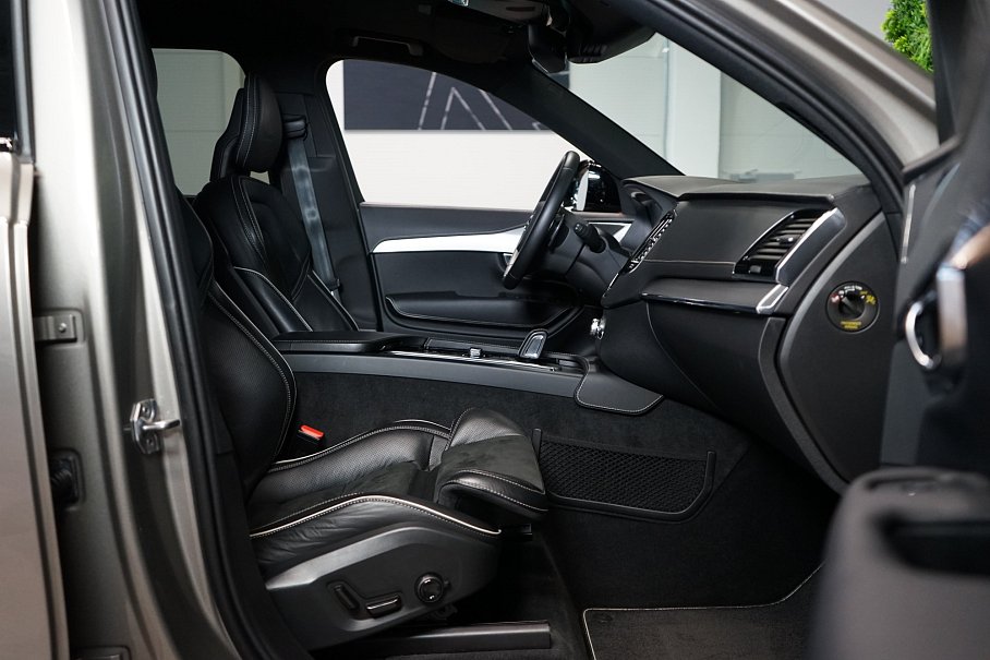 Volvo XC90 B5 AWD R-Design