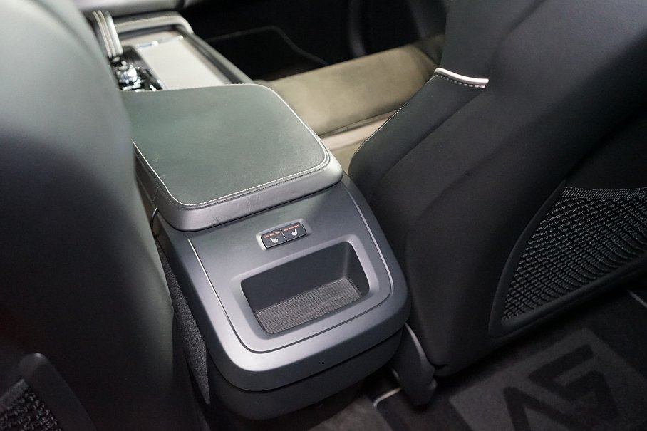 Volvo XC90 B5 AWD R-Design