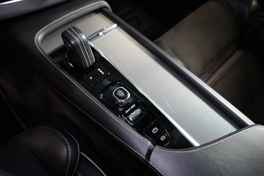 Volvo XC90 B5 AWD R-Design