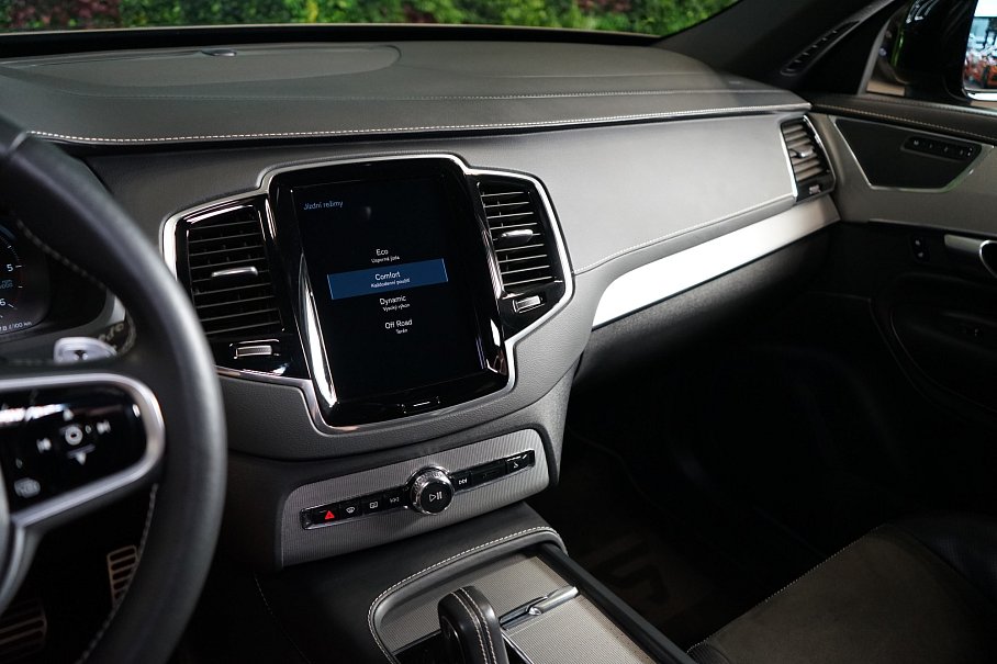 Volvo XC90 B5 AWD R-Design