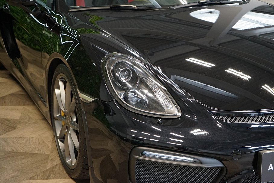 Porsche Cayman GT4 981
