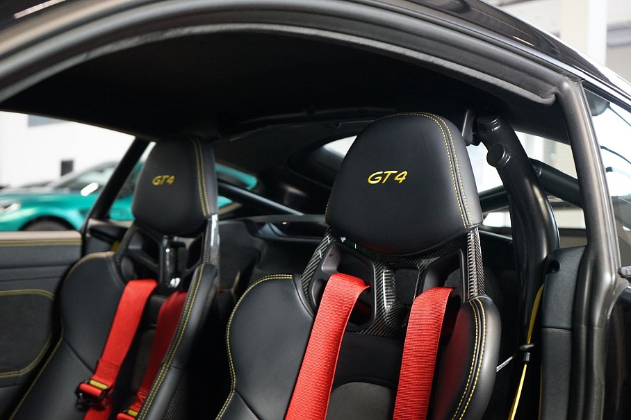 Porsche Cayman GT4 981