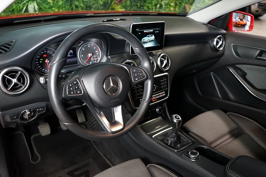Mercedes-Benz Třída A 180d