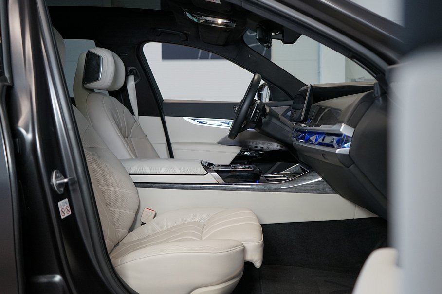 BMW Řada 7 740d xDrive