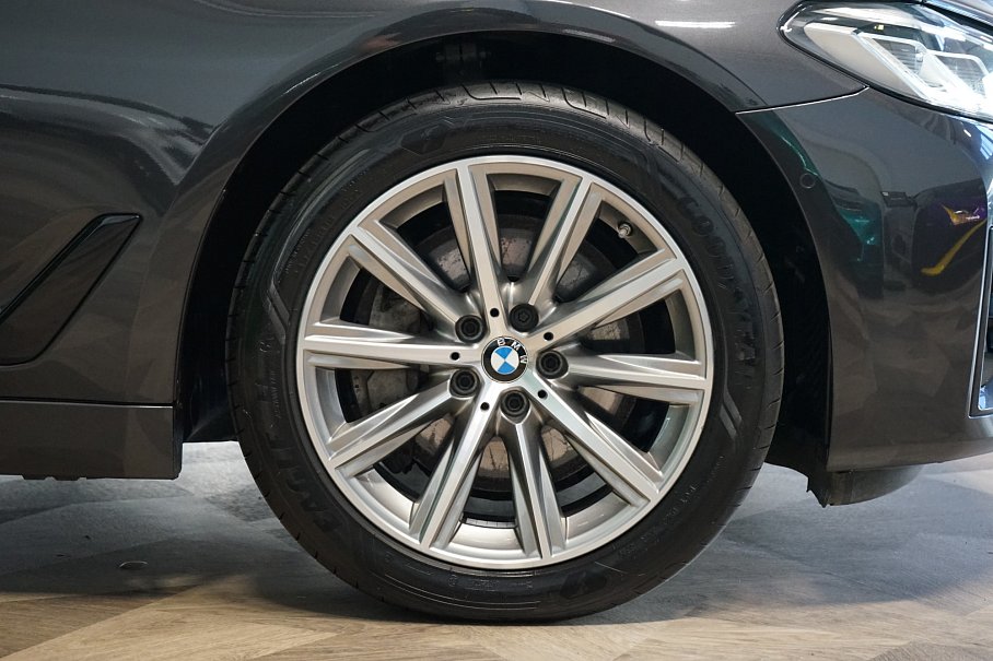 BMW Řada 5 530d xDrive Touring