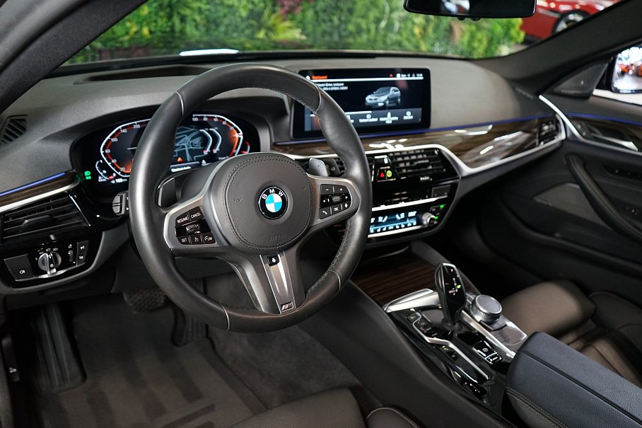 BMW Řada 5 530d xDrive Touring
