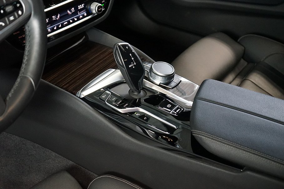 BMW Řada 5 530d xDrive Touring