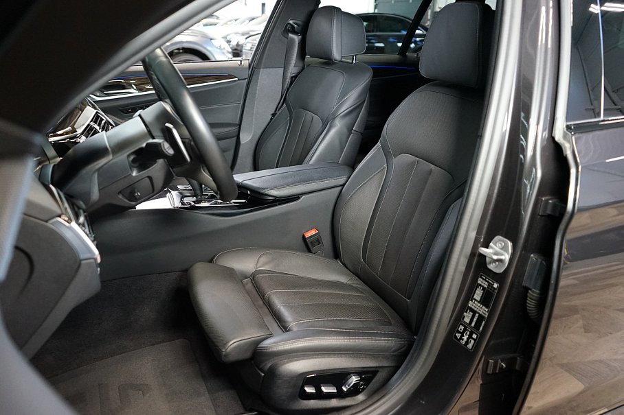 BMW Řada 5 530d xDrive Touring