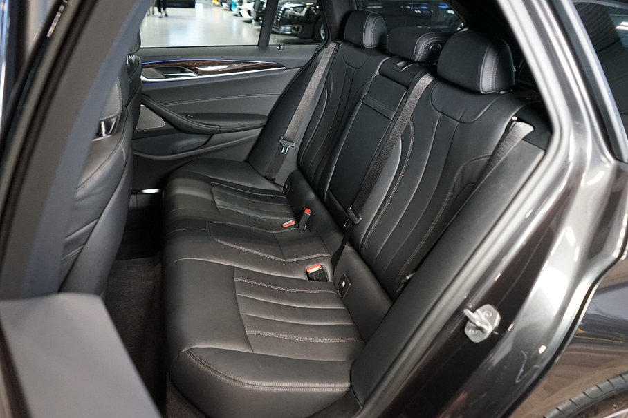 BMW Řada 5 530d xDrive Touring