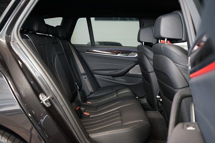 BMW Řada 5 530d xDrive Touring